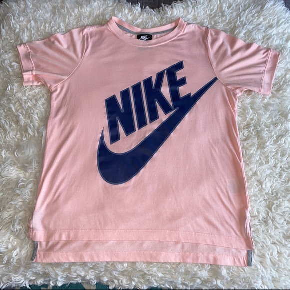 navy blue and pink nike shirt
